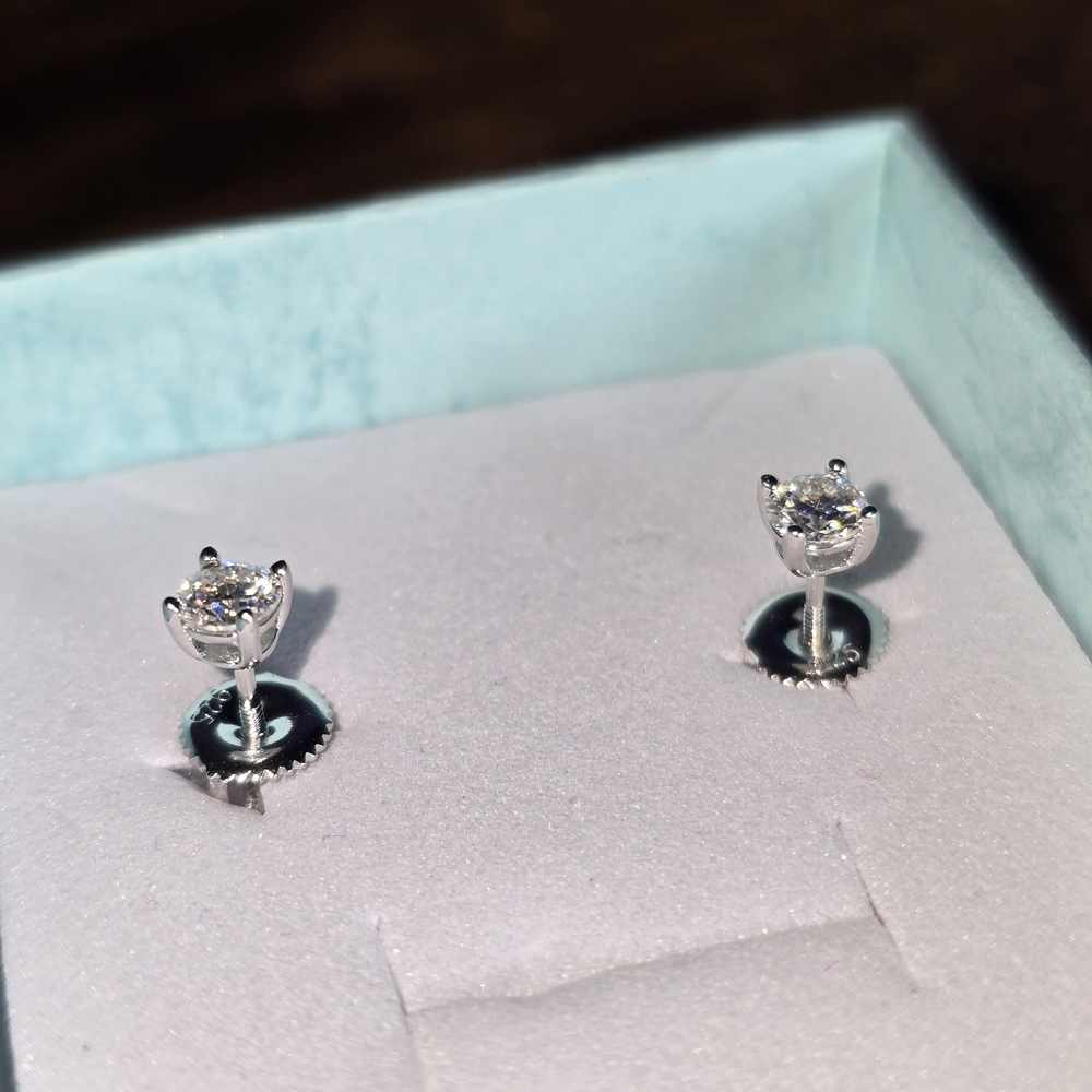 1ct Moissanitr Silver Stud Earrings